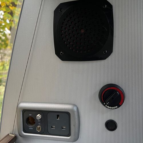 Toyota Regius WELLHOUSE Camper Van 4 Berth 2.7 Petrol Automatic