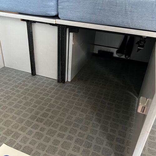 Toyota Regius WELLHOUSE Camper Van 4 Berth 2.7 Petrol Automatic