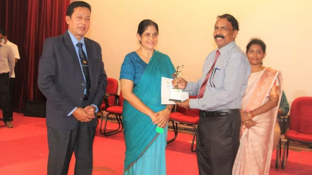 பாடல் போட்டியில் தெரிவாகி கௌரவம்