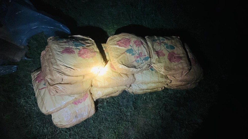 மீட்கப்பட்ட கஞ்சா பொதிகள்