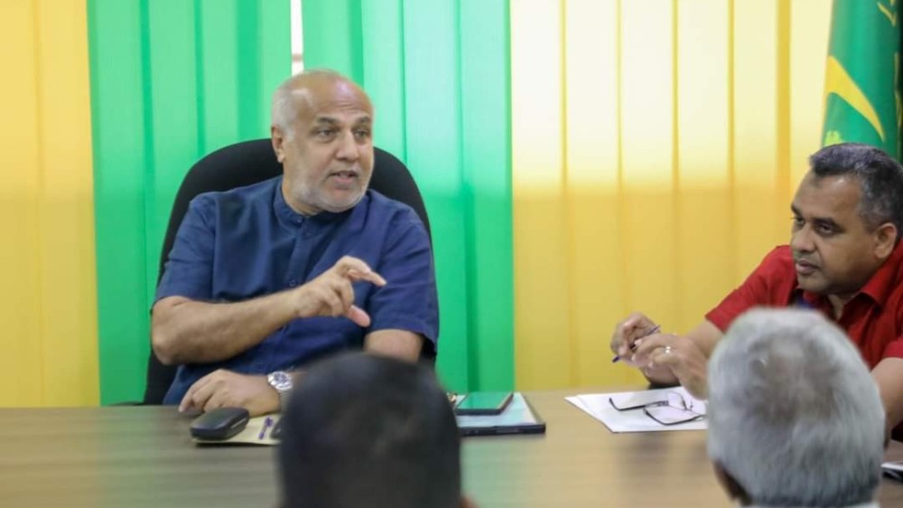 விளக்கமளிப்பும் கருத்துப் பகிர்வும்