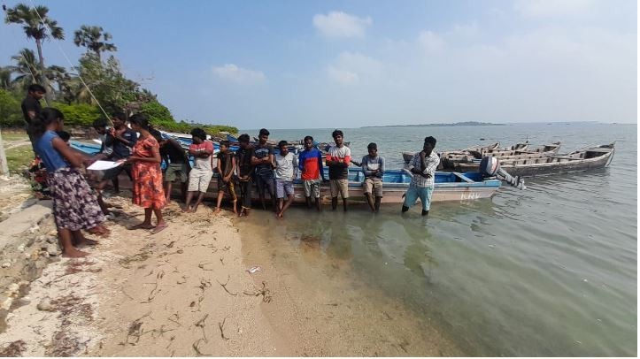 கடலட்டைப் பண்ணைகளை அகற்றும்படி கோரிக்