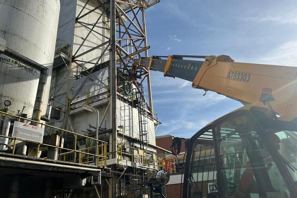 Removal of absorbents from an absorbent vessel