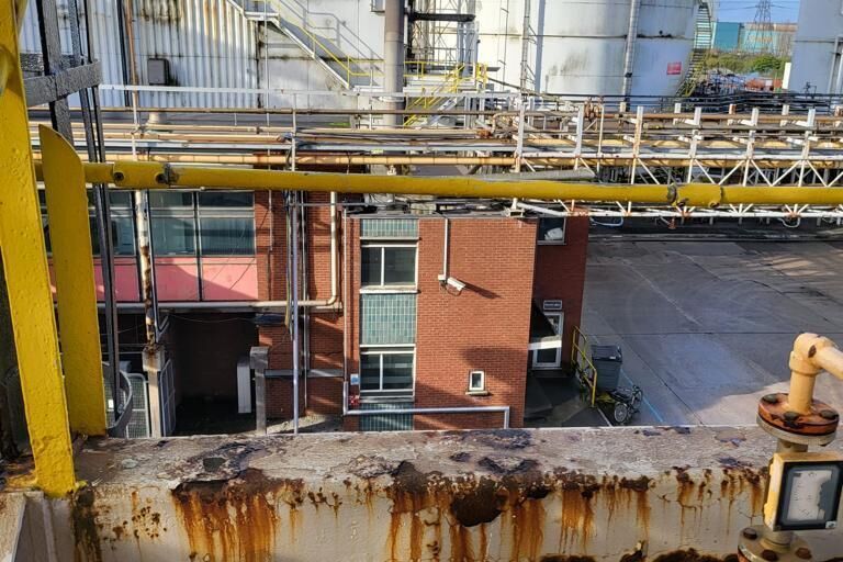 Removal of absorbents from an absorbent vessel