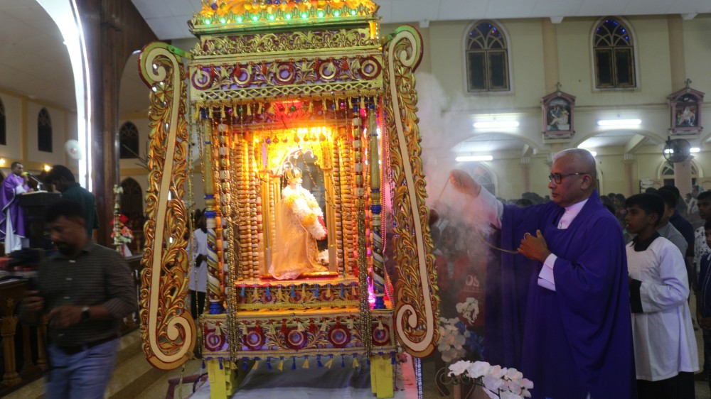 ஒறுங்கிசைவோடு பயணிக்க அழைக்கப்படும் இளைஞர் யுவதிகள் பேசாலை அன்னையின் விழாவில் 4ம் நாள்