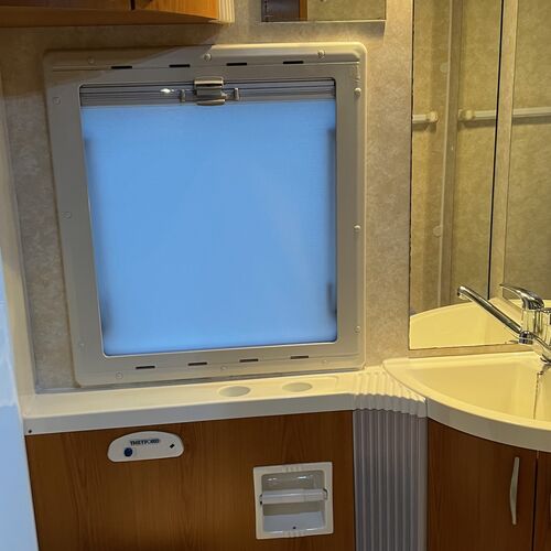 Pilote Galaxy G240 A Class Motorhome 2.8TD 4 Berth LHD Left Hand Drive 51reg