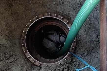 Removal of absorbents from an absorbent vessel