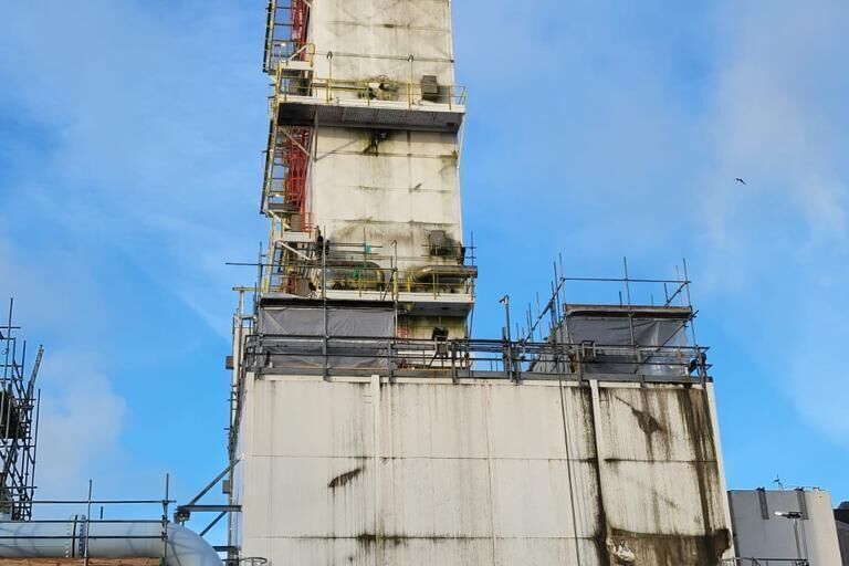 Removal of absorbents from an absorbent vessel