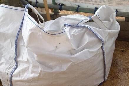 Removal of absorbents from an absorbent vessel