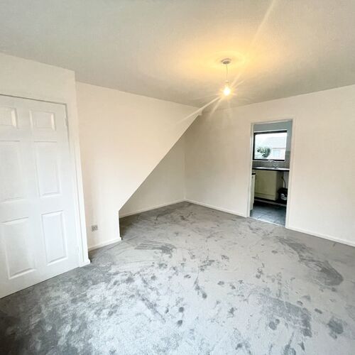 15 Ffordd Trecastle, Llanharry, CF72 9ND