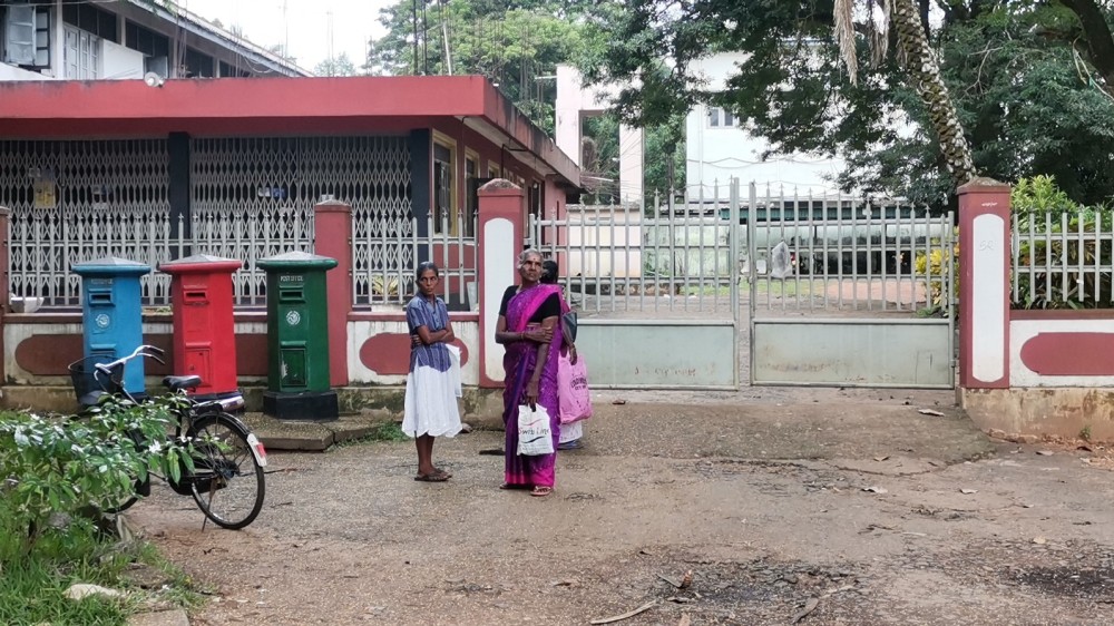 நாடளாவிய ரீதியில்தபால் ஊழியர்கள் அடையாள வேலை நிறுத்தம்