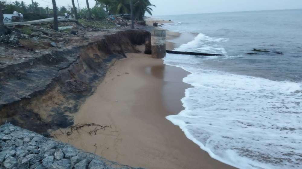 தொடரும் அனர்த்தம்