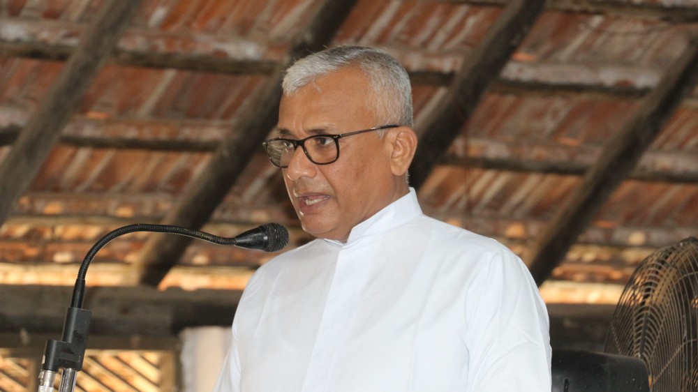 நினைவழியாப் பதிவுகள் சில' புத்தக வெளியீட்டில் அருட்பணி ஏ.ஞானப்பிரகாசம்