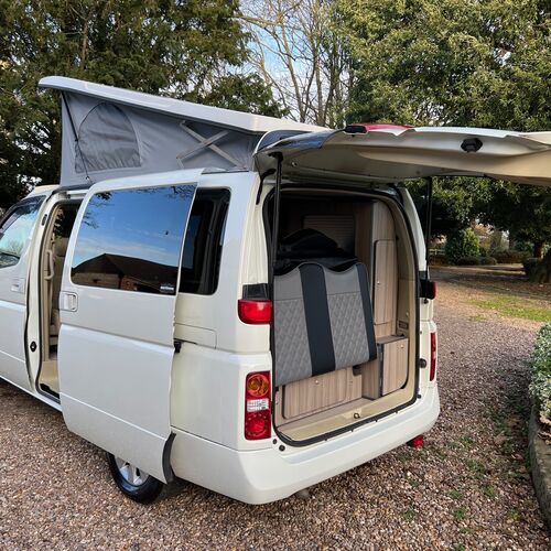 2005 Nissan Elgrand Camper Van 4 Berth 3.5 V6 Automatic Pro Conversion
