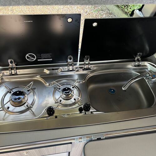 2005 Nissan Elgrand Camper Van 4 Berth 3.5 V6 Automatic Pro Conversion