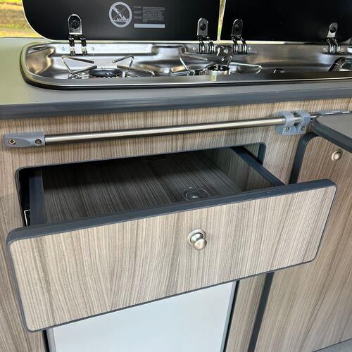 2005 Nissan Elgrand Camper Van 4 Berth 3.5 V6 Automatic Pro Conversion