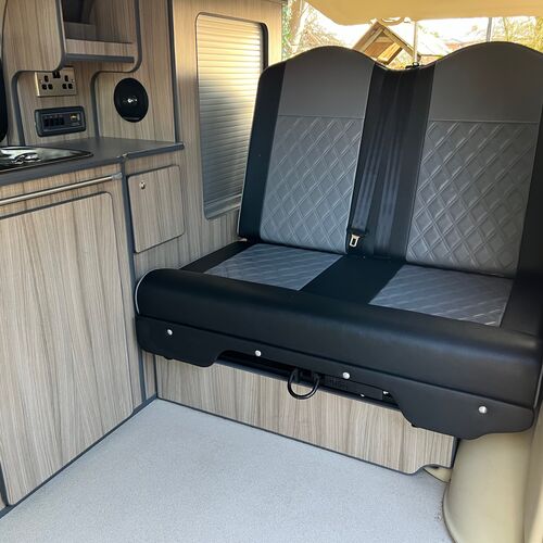 2005 Nissan Elgrand Camper Van 4 Berth 3.5 V6 Automatic Pro Conversion