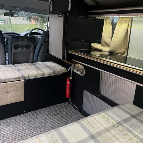 11/2015 65reg HYUNDAI ILoad SE CRDI Camper Van 4 Berth 54k Miles Heating