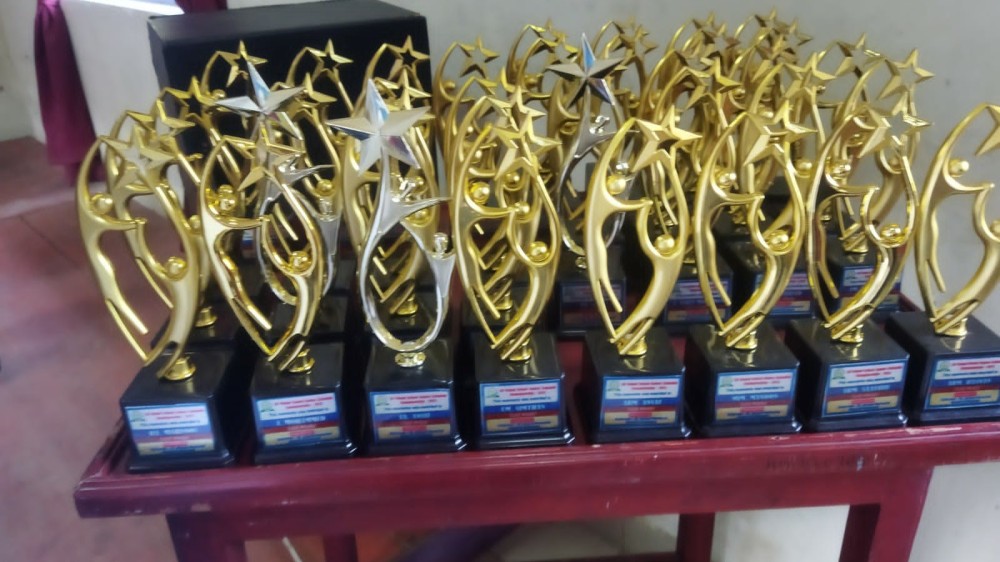 சாதனைகள் தொடர வேண்டும்