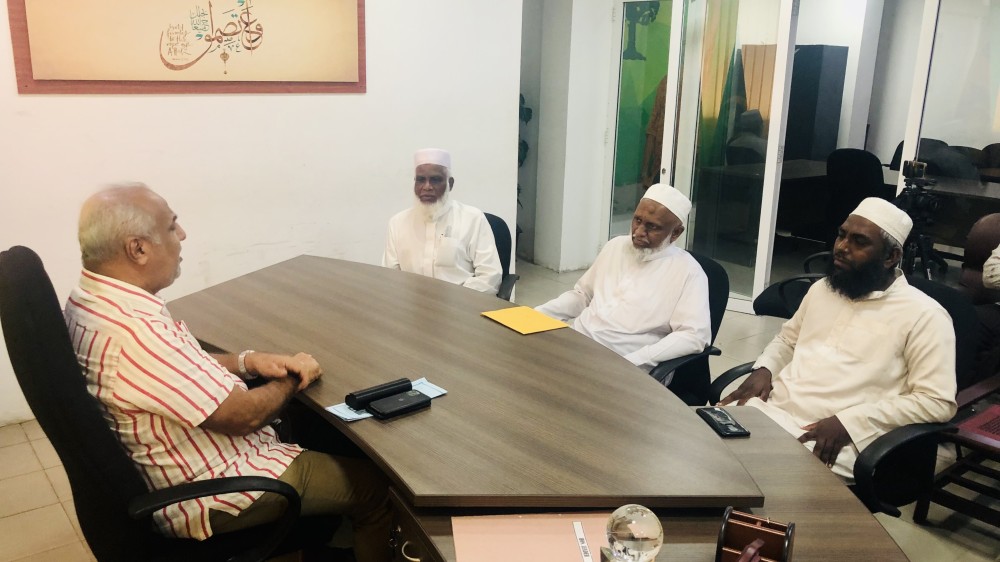 கலந்துரையாடினர்