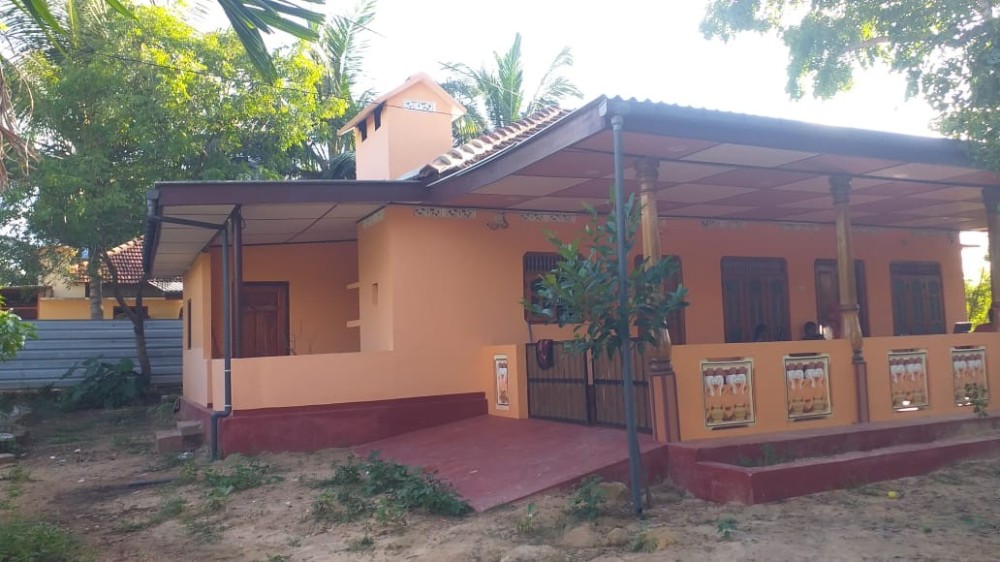 அலுவலகத்தை உடைத்து ஆவணங்கள் திருட்டு