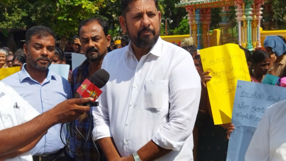 டக்ளசின் கூற்றில் சந்தேகம் முன்னாள் எம்.பி.கோடீஸ்வரன்