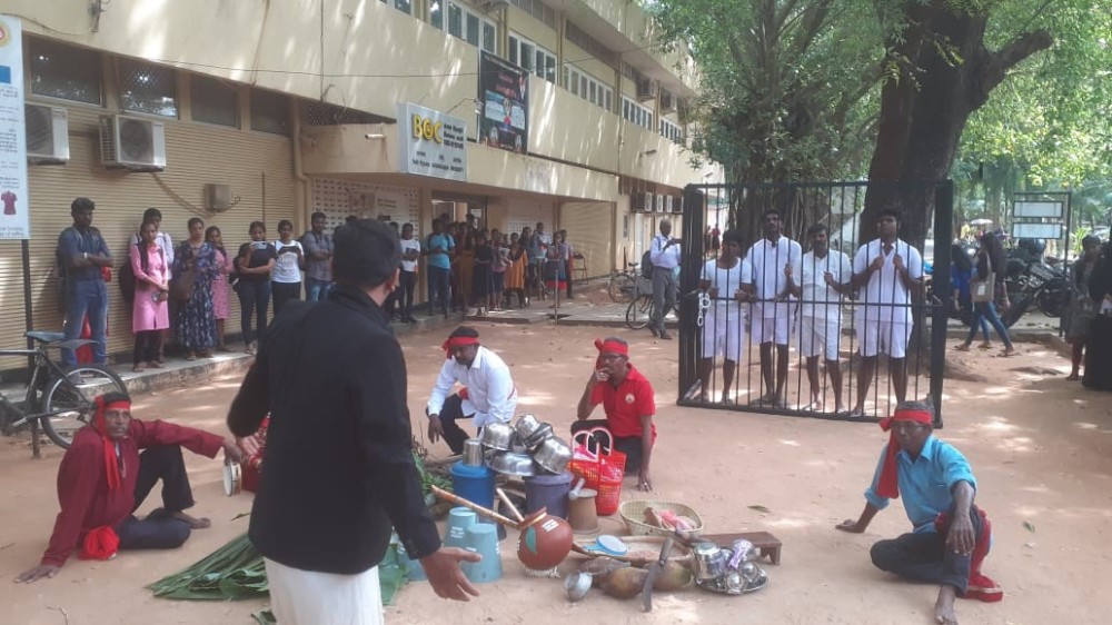 விளக்கிடும் வீதி நாடகம்