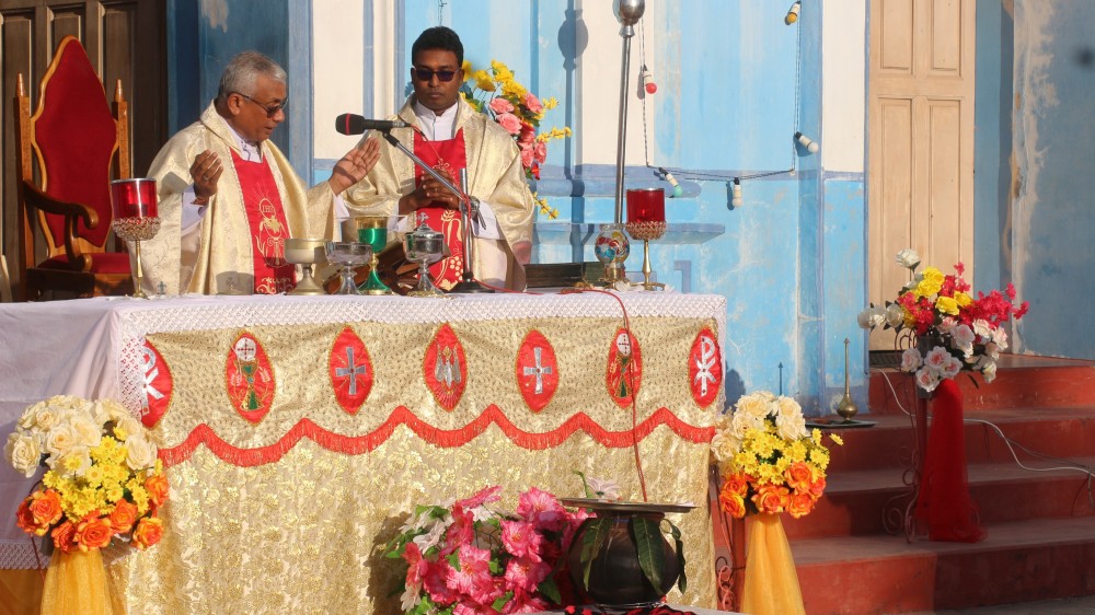 இந்து , கத்தோலிக்க ஆலயங்களில் பொங்கல் விழா