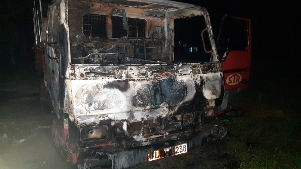 லொறி தீக்கிரை