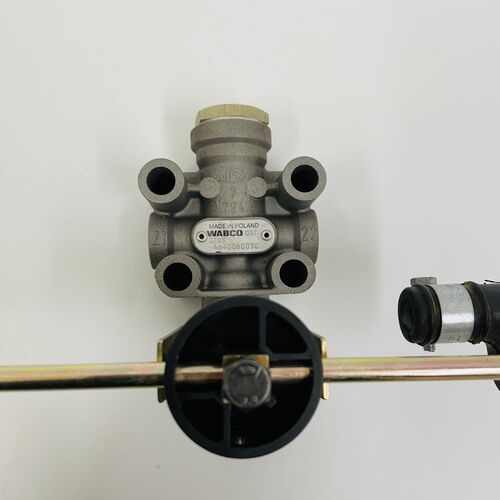 4640060030 Levelling Valve