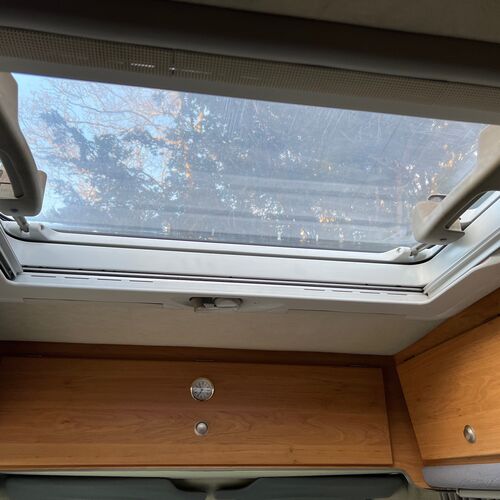 La Strada Regent S Camper Van 2 Berth 2001 Mercedes Sprinter 213CDi SWB Huge Spec