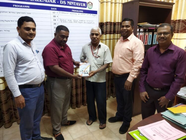 கௌரவ பிரதிகள்