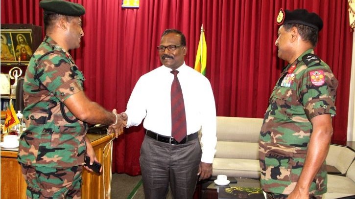 யாழ். மாவட்ட செயலர் சந்தித்த இராணுவ கட்டளை தளபதி