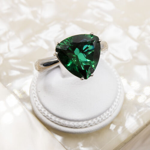 Trillion cut rhodium plated green natural gem stone set on 925 sterling silver