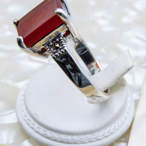 Rectangular cut Agate stone set on 925 sterling silver ring