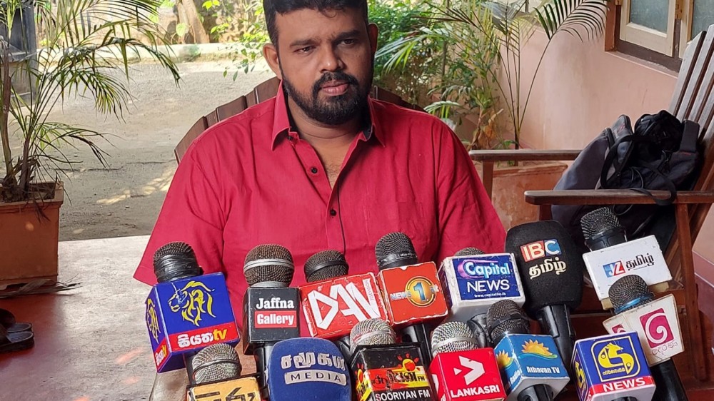 கட்சியிலிருந்து விலக்கப்படுவோர்