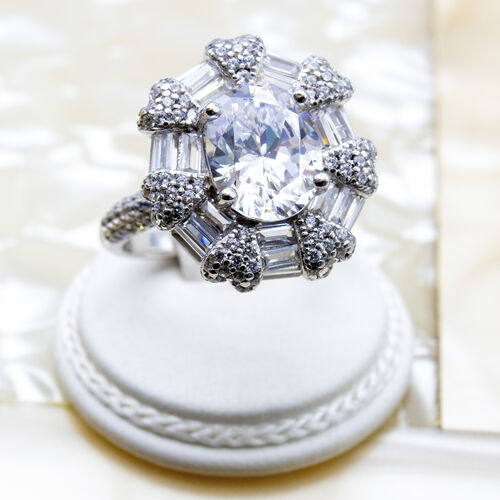 Zirconia set on Vintage 925 sterling silver ring with rhodium