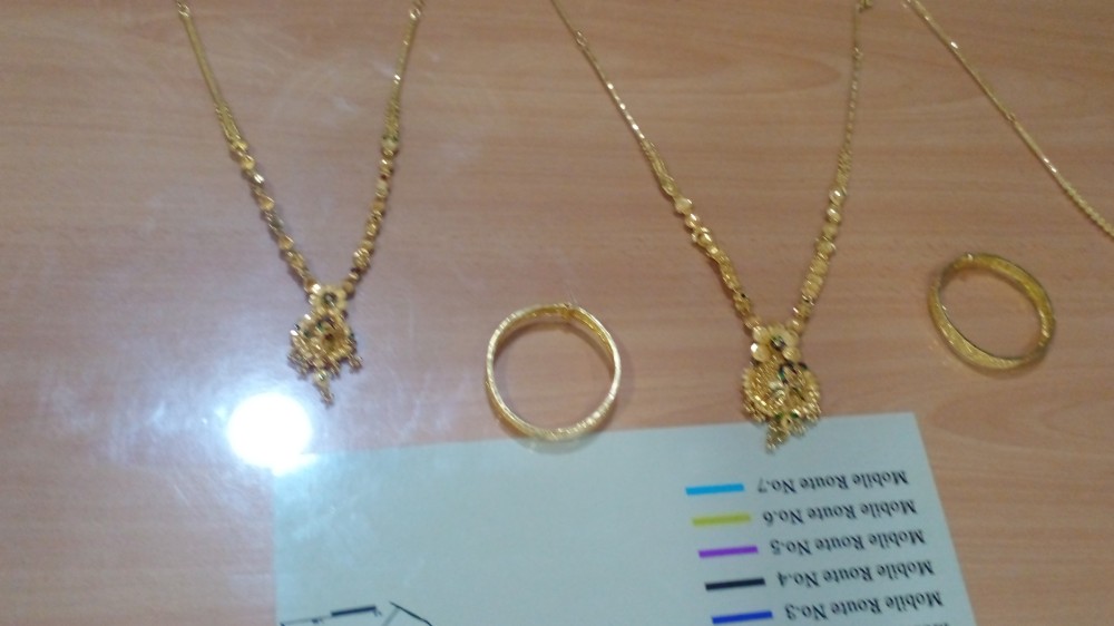 களவெடுத்த நகைகளைப் பணமாக்க முயல்கையில் அகப்பட்ட நபர்