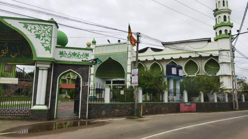 அம்பாறையில் சுதந்திர தினம் - தேசியக் கொடி விற்பனை அமோகம்