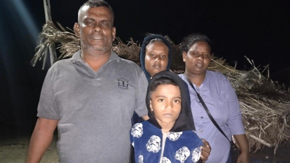 மேலும் 4 பேர் அகதிகளாக தனுஷ்கோடி சென்ற இலங்கை தமிழர்கள்