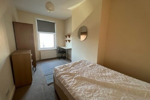 2 Wrangthorn Terrace