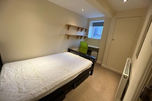 2 Wrangthorn Terrace