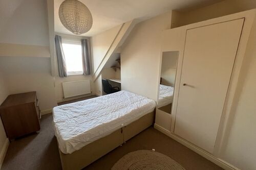 2 Wrangthorn Terrace