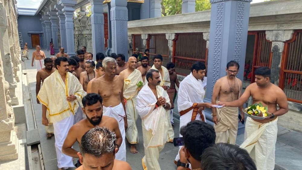 இந்திய இணையமைச்சரும் இ.பா.ஜ.கட்சியின் தலைவர் திருக்கேதீஸ்வரத்துக்கு விஜயம்