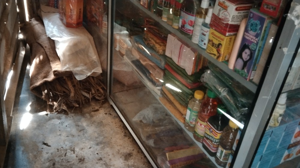 கிளிநொச்சியில் 3 லட்சம் பெறுமதிக்கு மேலான பொருட்கள் திருட்டு