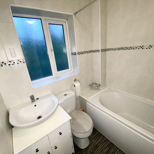 9 Cwrt Llechau, Llanharry, CF72 9NA