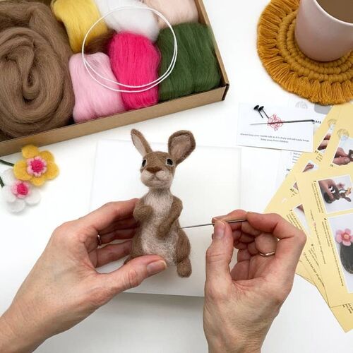 Bergin & Bath Needle Felting Kit - Easter Bunny
