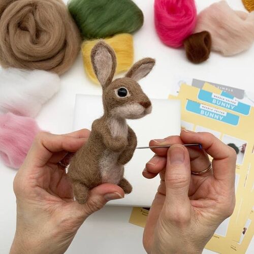Bergin & Bath Needle Felting Kit - Easter Bunny