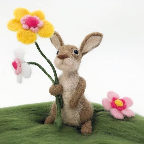 Bergin & Bath Needle Felting Kit - Easter Bunny