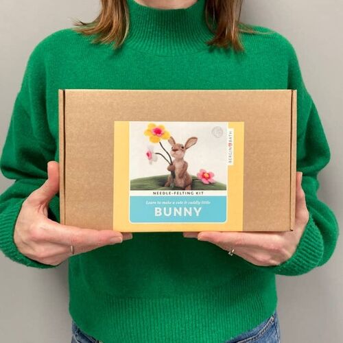 Bergin & Bath Needle Felting Kit - Easter Bunny